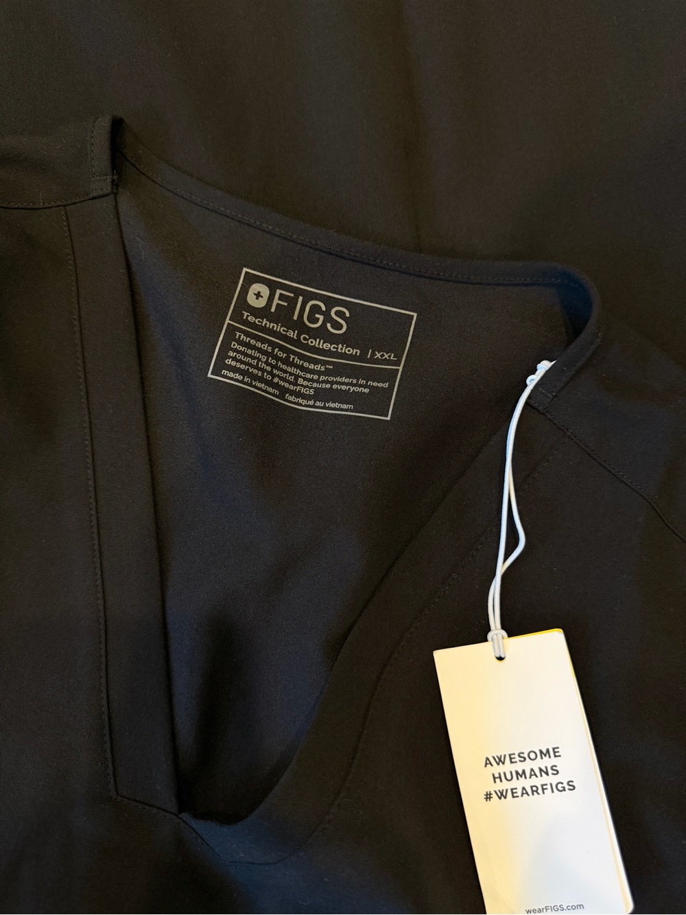 FIGS Casma Scrub Top NWT Black 2XL FIONx 3 Pocket V-Neck Medical Uniform - Picture 5 of 7